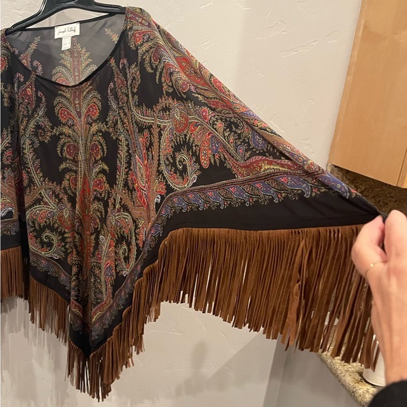 SPECTACULAR SILKY PONCHO with Fringe - Picture 6 of 9